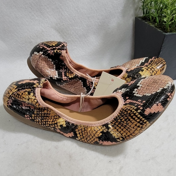 So Peach Snake Print Round Toe Casual Flats Size 8.5 - Picture 5 of 8